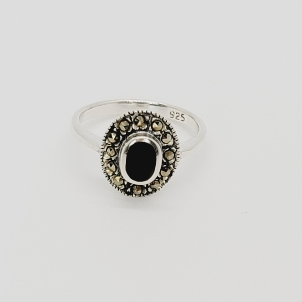 925 Sterling Silver White Gold Plated ring 5.25